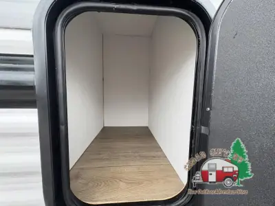 2026 Palomino PUMA CAMPING EDITION 211FKCE photo 10