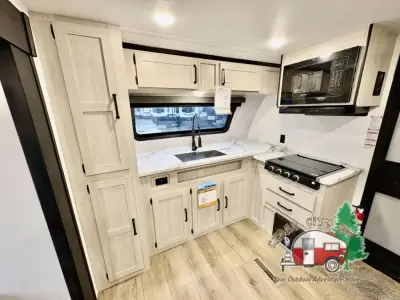 2026 Palomino PUMA CAMPING EDITION 211FKCE photo 18