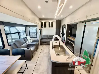2026 Coachmen Chaparral 381DBL photo 30