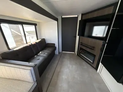 2026 Prime Time Tracer 275BH photo 87