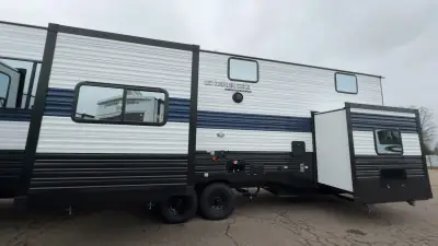 2026 Forest River Cherokee Timberwolf 39DK photo 9