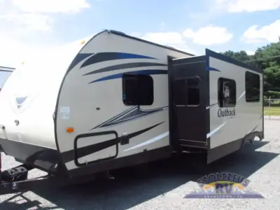 2017 Keystone Outback Ultra Lite 293UBH photo 2