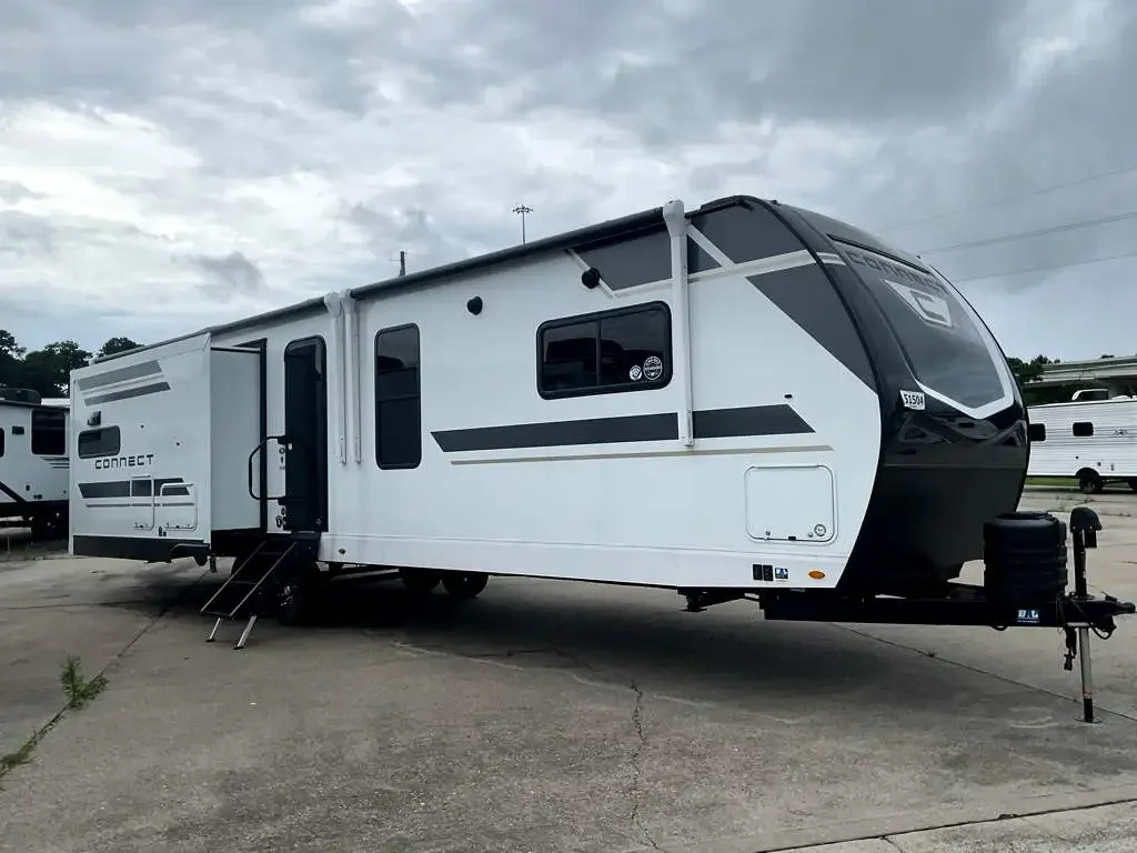2026 K-Z Connect C333RLK exterior