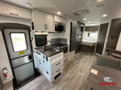 2026 Entegra Coach Odyssey 25R photo 18