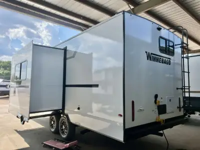 2026 Winnebago Thrive 22MBH photo 4