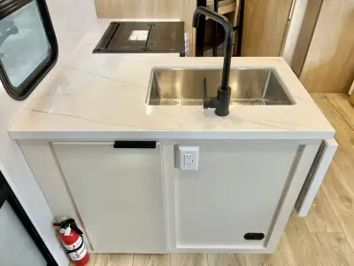 2026 Winnebago Thrive 22MBH photo 38