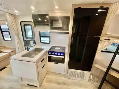 2026 Winnebago Thrive 22MBH photo 35