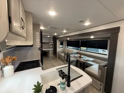 2027 Coachmen Catalina Legacy Edition 273DBHCK photo 10