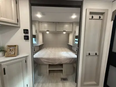 2027 Coachmen Catalina Legacy Edition 273DBHCK photo 11