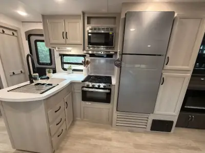 2027 Coachmen Catalina Legacy Edition 273DBHCK photo 30