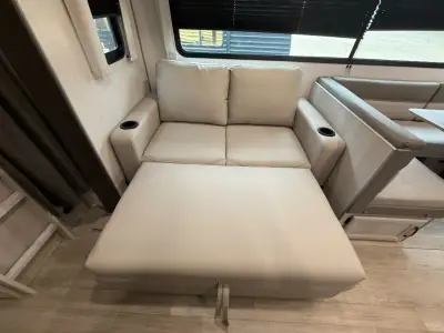 2027 Coachmen Catalina Legacy Edition 273DBHCK photo 42