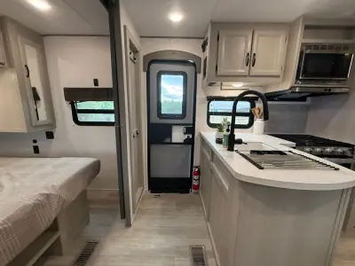 2027 Coachmen Catalina Legacy Edition 273DBHCK photo 62