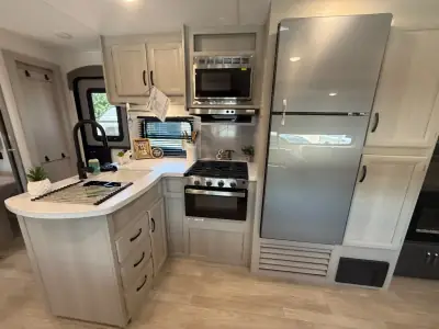 2027 Coachmen Catalina Legacy Edition 273DBHCK photo 26