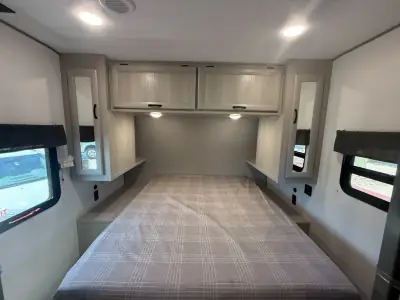 2027 Coachmen Catalina Legacy Edition 273DBHCK photo 13