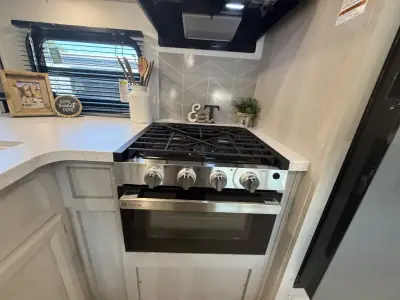 2027 Coachmen Catalina Legacy Edition 273DBHCK photo 30