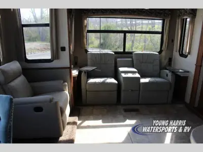 2017 Heartland Bighorn 3760EL photo 9