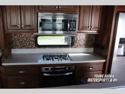 2017 Heartland Bighorn 3760EL photo 11