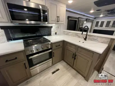 2024 Keystone Montana Legacy 3901RK photo 18