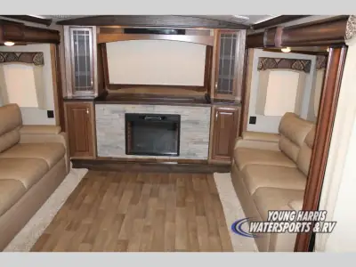 2017 Keystone Montana 3731FL photo 4