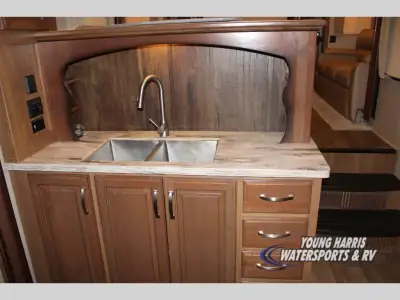 2017 Keystone Montana 3731FL photo 11