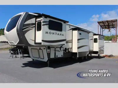2017 Keystone Montana 3731FL photo 3