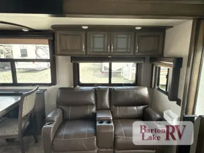 2018 Keystone Montana 3130RE photo 5