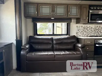 2018 Keystone Montana 3130RE photo 10