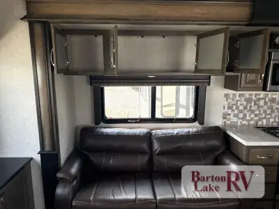 2018 Keystone Montana 3130RE photo 11