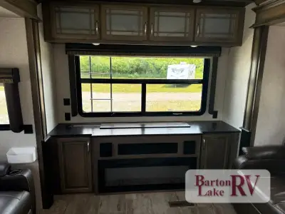 2018 Keystone Montana 3130RE photo 8