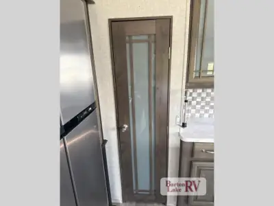 2018 Keystone Montana 3130RE photo 24
