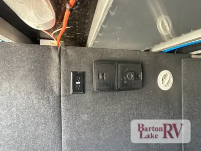 2018 Keystone Montana 3130RE photo 45