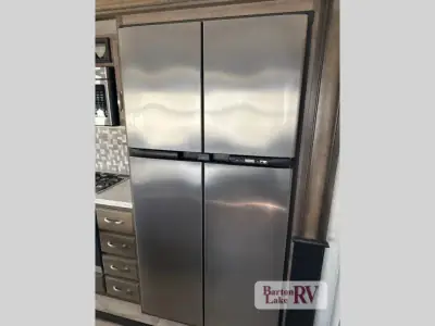 2018 Keystone Montana 3130RE photo 20
