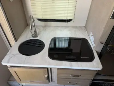 2019 Forest River r-pod RP-180 photo 18