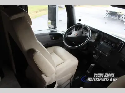 2023 Nexus Wraith 33W photo 12