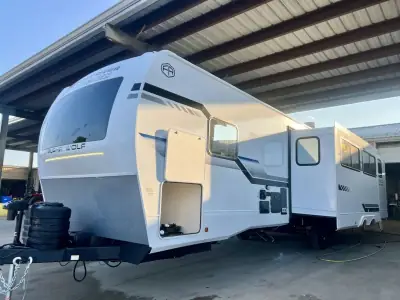 2026 Forest River Cherokee Alpha Wolf 33BH photo 2