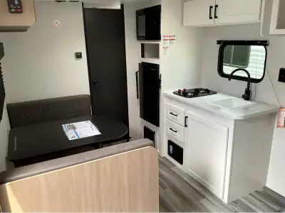2026 Jayco JAY FLIGHT SLX 170FQ SPORT EDITION photo 15