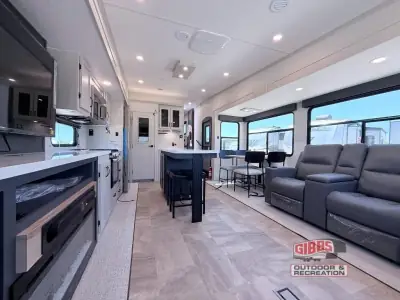 2027 Shasta Rvs Phoenix 336RL photo 9