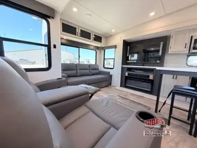 2027 Shasta Rvs Phoenix 336RL photo 14