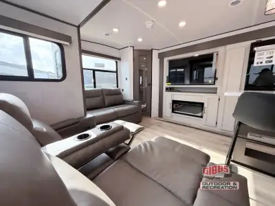 2027 Coachmen American Spirit 2975RL photo 23