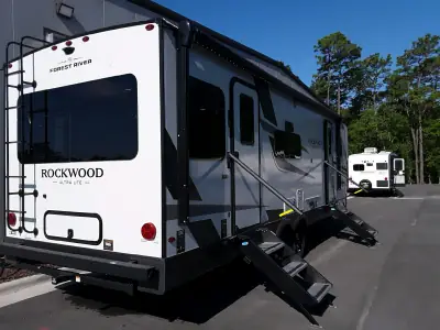 2026 Rockwood ROCKWOOD ULTRA LITE 2618RD photo 3