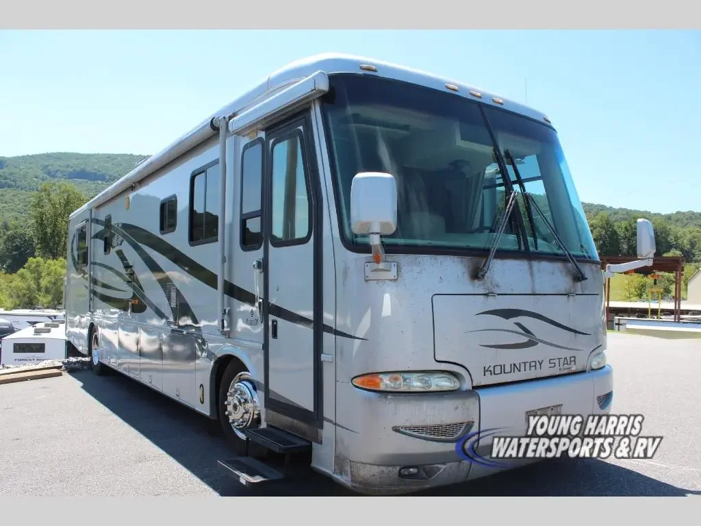 2004 Newmar Newmar Kountry Star exterior