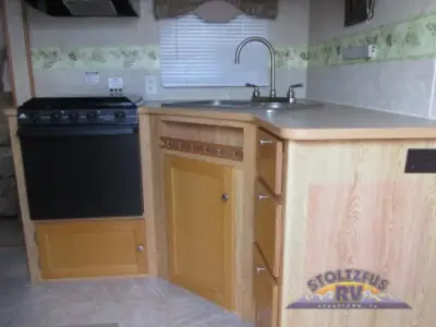 2009 Sunnybrook Sunset Creek 266RB photo 5