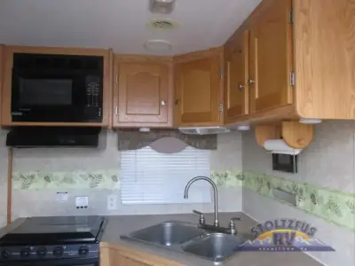 2009 Sunnybrook Sunset Creek 266RB photo 6