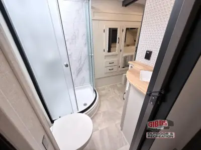 2027 Shasta Rvs Phoenix Lite 30BH photo 28