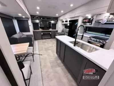 2027 Shasta Rvs Phoenix Lite 30BH photo 10