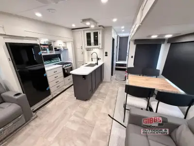 2027 Shasta Rvs Phoenix Lite 30BH photo 14