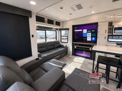 2027 Shasta Rvs Phoenix 360BH photo 8