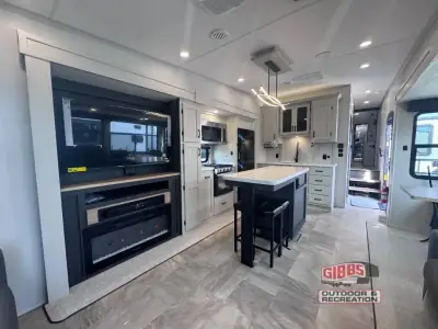 2027 Shasta Rvs Phoenix 360BH photo 24