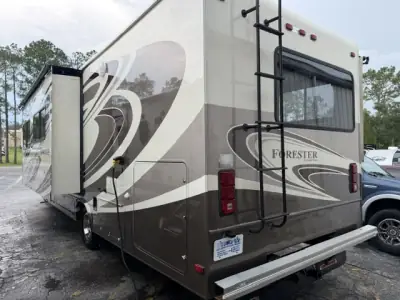 2015 Forest River Forester 3011DS photo 4