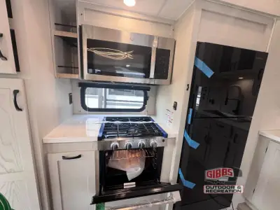 2027 Shasta Rvs Phoenix 360BH photo 21